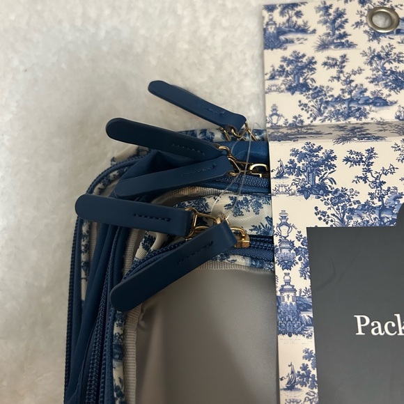 Martha Stewart Travel - Toiletry Train Case & 3 Pc. Packing Cube Set - Picture 11 of 12